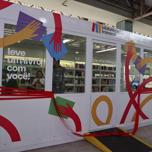 Entre palavras e paradas: Biblioteca Transcol retorna aos terminais da Grande Vitória 